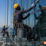 Jasa Pembersihan Kaca Gedung di Jakarta - Sangkuriang Outdoor